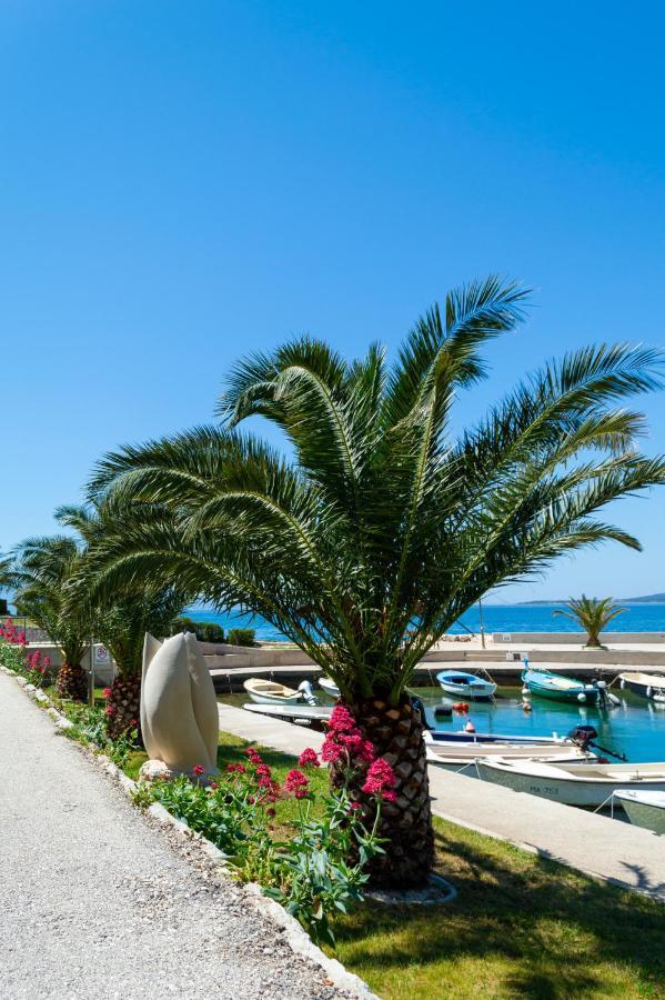 Apartments Ivica - Beachfront Drvenik (Split-Dalmatia) Exterior foto