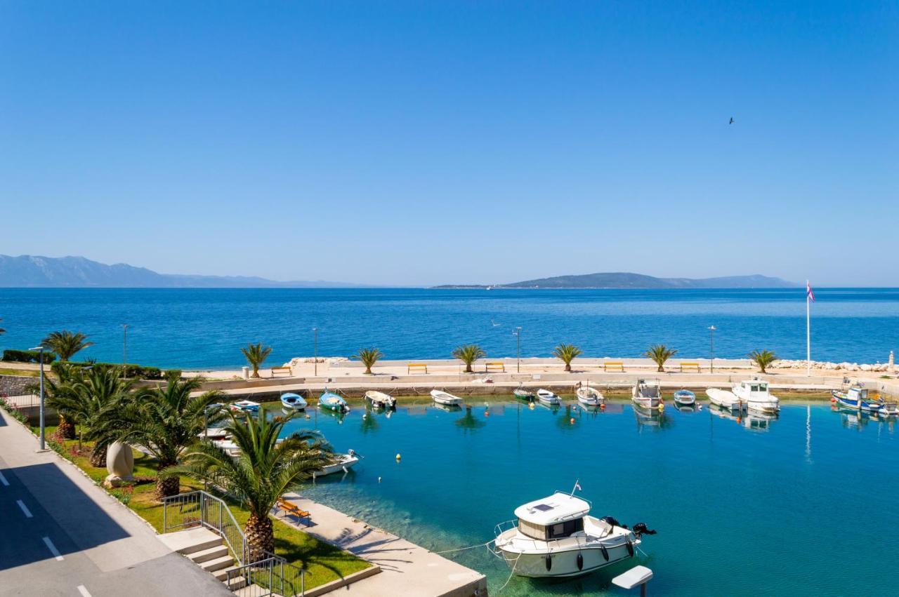 Apartments Ivica - Beachfront Drvenik (Split-Dalmatia) Exterior foto